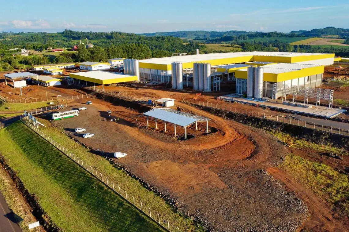 Fábrica de queijos da Piracanjuba em São Jorge D’Oeste entra em operação com capacidade para produzir 39 mil toneladas por ano.