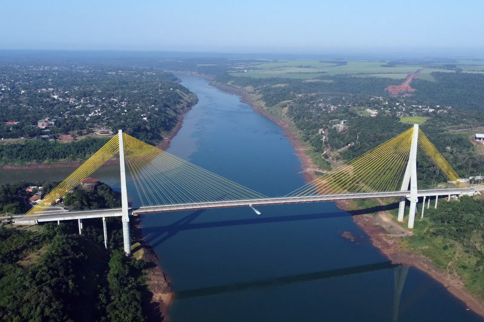 Brasil e Paraguai divergem sobre horário inicial para funcionamento da Ponte da Integração