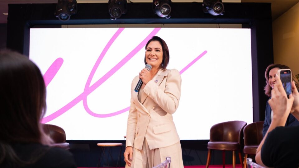 Michelle Bolsonaro recebe título de cidadã honorária de Curitiba