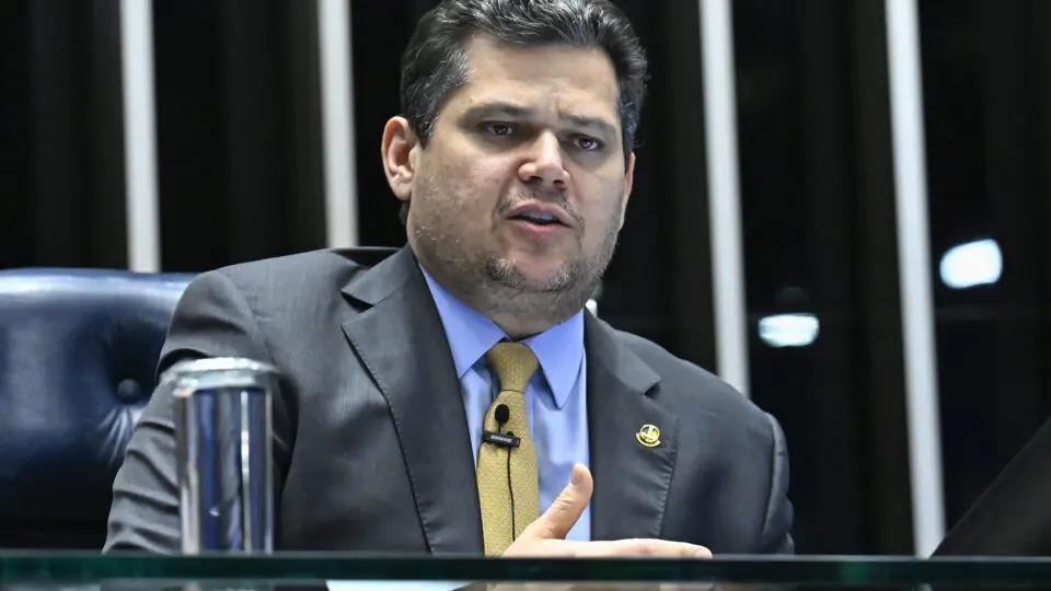 Alcolumbre marca sabatina de Messias para 10 de dezembro