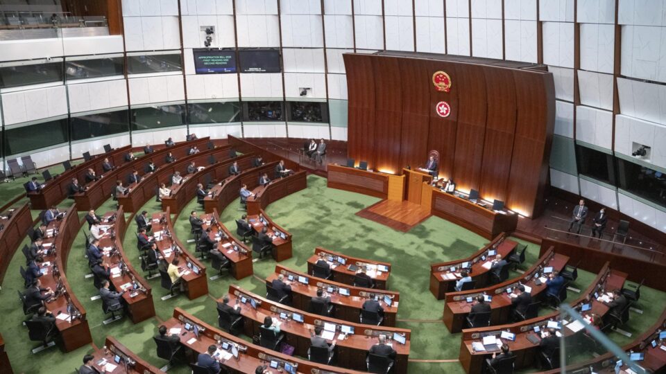 China aumenta repressão antes de eleição para nomear fantoches para o Parlamento de Hong Kong