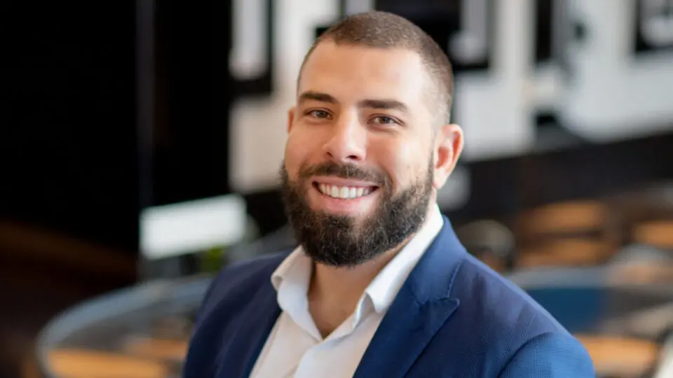 Pedro Hermano, CEO da Movvia, referência na integração de meios de pagamento e sistemas inteligentes que impulsionam a mobilidade digital no país.