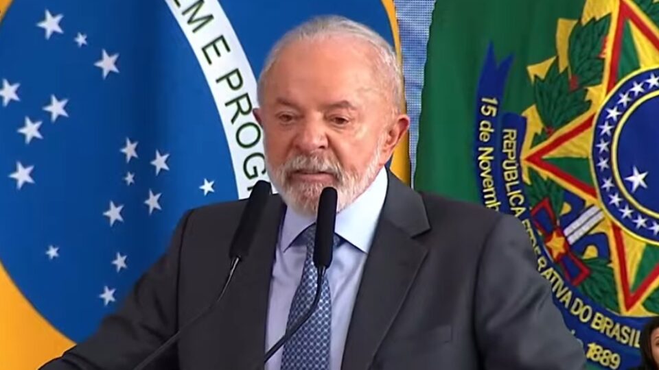 Lula se diz “feliz” um dia depois da Justiça prender Bolsonaro e generais por suposto golpe