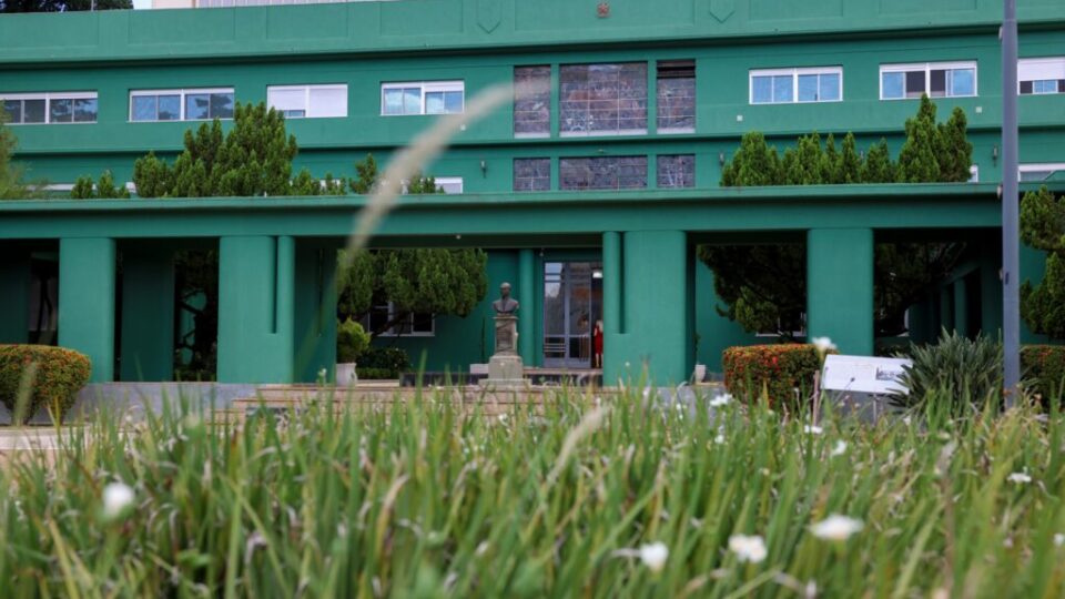 Corrida ao governo de Goiás opõe legados de Caiado e Perillo nas eleições de 2026