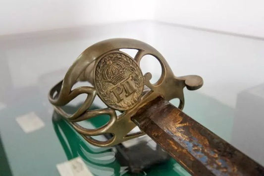 Espada de Dom Pedro II está exposta no Museu Histórico Municipal Gilberto Gerlach, em São José (SC).