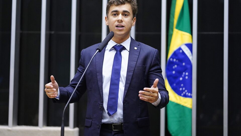 Nikolas comenta prazo para explicações sobre celular em visita a Bolsonaro: “não é justiça, é teatro”
