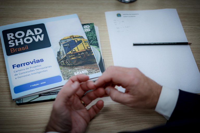 Política Nacional de Outorga de Ferrovias prevê oito editais em 2026, com projeções de investimentos acima dos R$ 600 bilhões ao longo dos contratos.