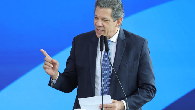 Haddad: governo não considera privatizar os Correios