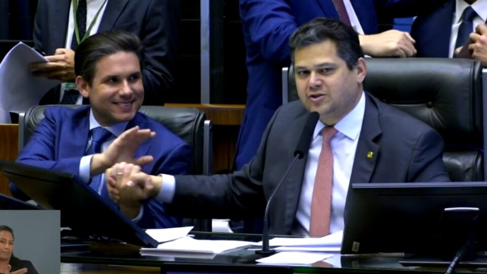 Congresso derruba vetos de Lula e impõe nova derrota ao governo