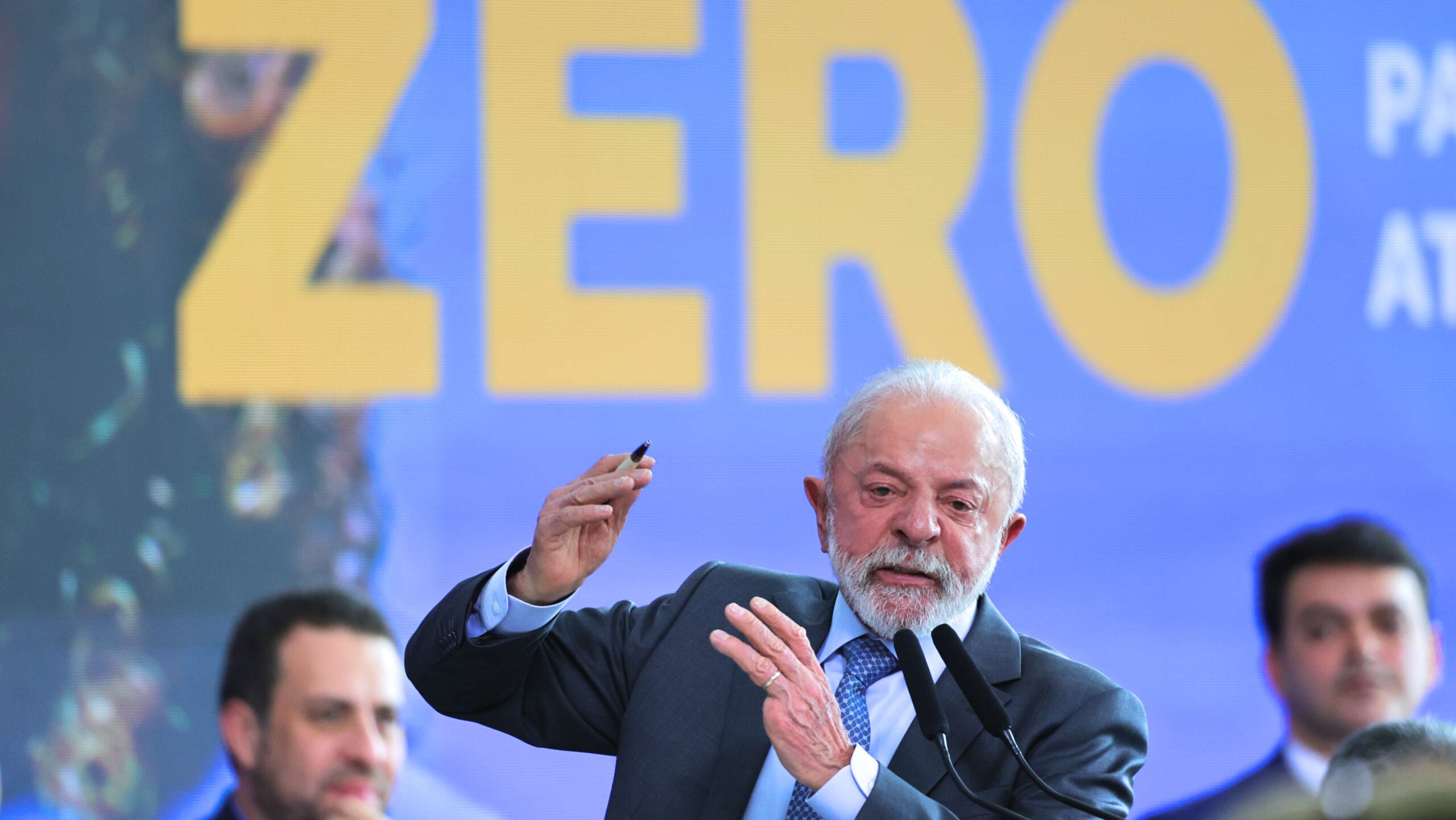 Lula sanciona isenção do IR: medida gera debate sobre risco fiscal e PLR