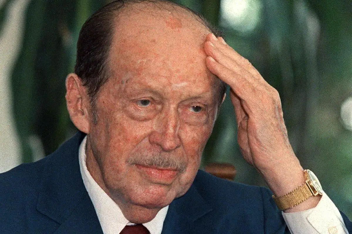 Alfredo Stroessner consolidou um dos regimes mais longos e repressivos da América do Sul, marcado por perseguições e milhares de vítimas.