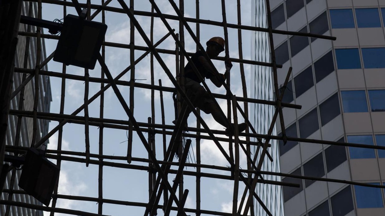 Andaimes de bambu causou tragédia amplificada em Hong Kong Andaimes de bambu causou tragédia amplificada em Hong Kong