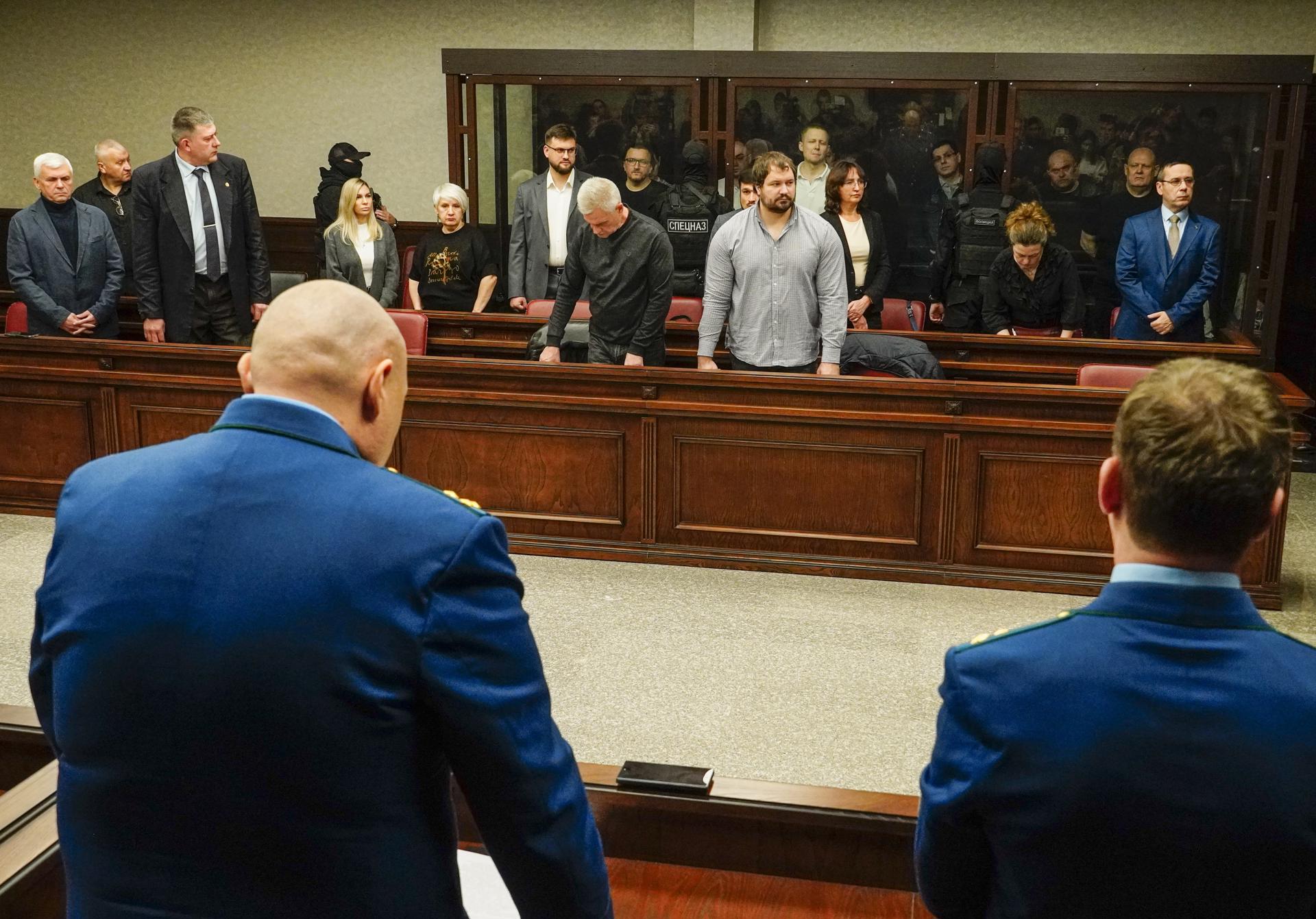 Rússia condena oito à prisão perpétua por explosão em ponte