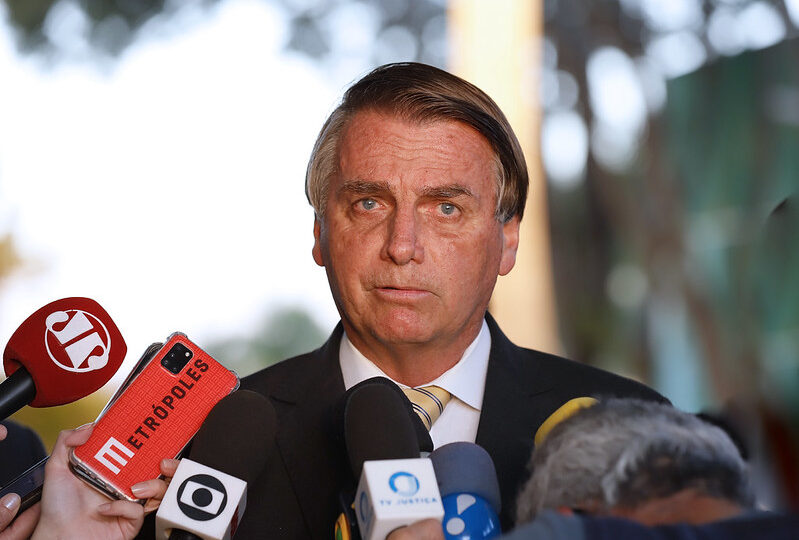 Bolsonaro tem salário cortado pelo PL após condenação definitiva