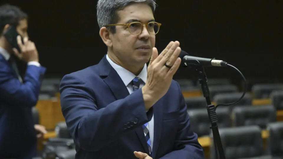 Congresso autoriza drible na regra de ouro e libera R$ 34,3 bilhões ao governo Lula