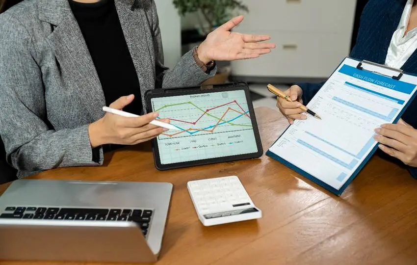 Acordos e reorganizações empresariais fazem parte da estratégia de crescimento e fortalecimento das companhias em um mercado cada vez mais competitivo.