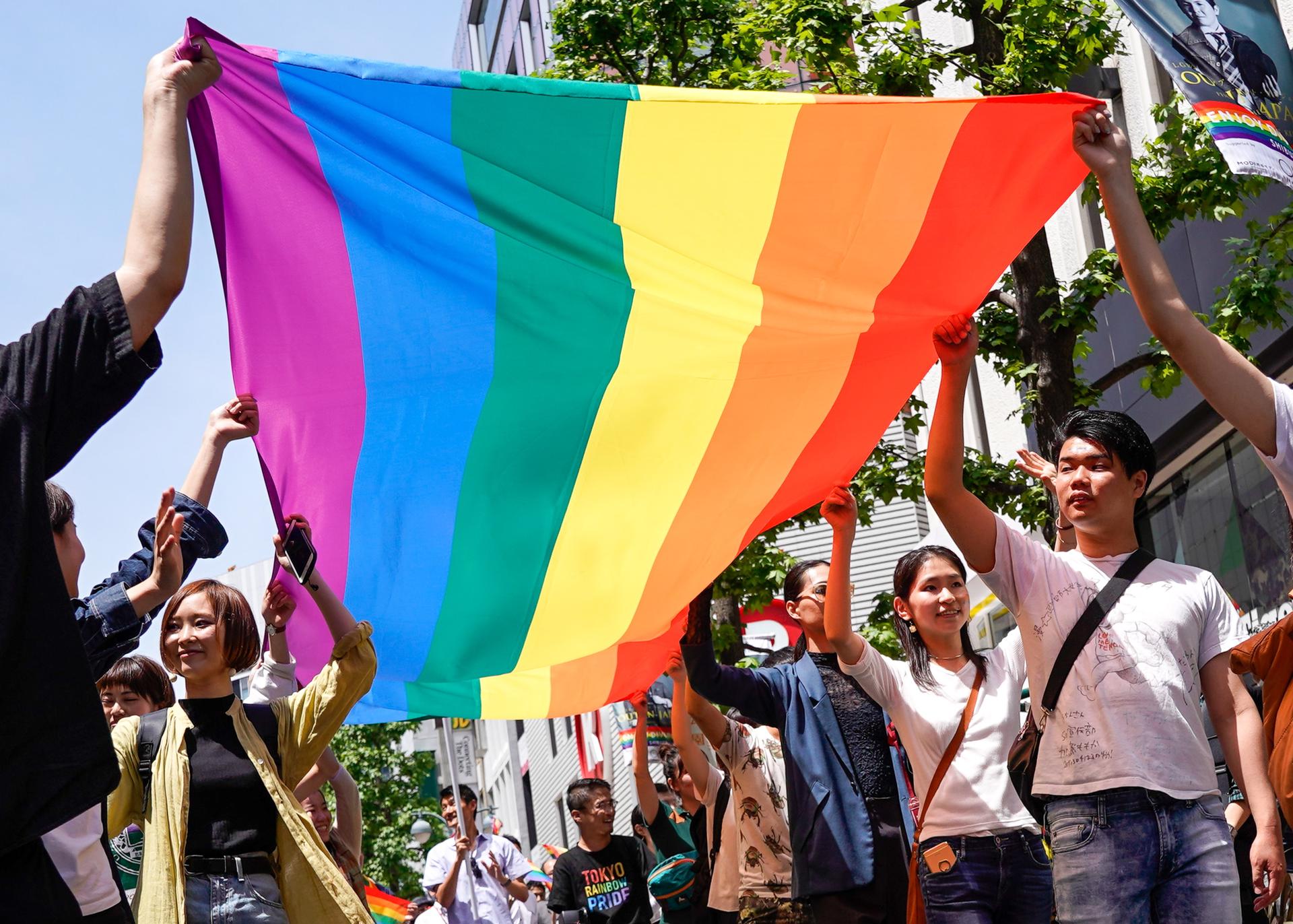 Corte do Japão decide que proibir casamento lgbt é constitucional