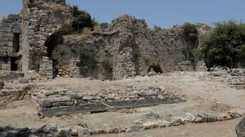 Arqueólogos descobrem igreja “hospital” na Turquia