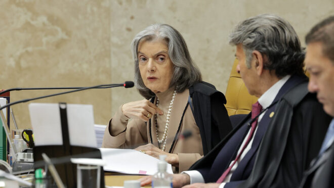 Cármen Lúcia cita Emicida e escritora feminista em voto sobre racismo