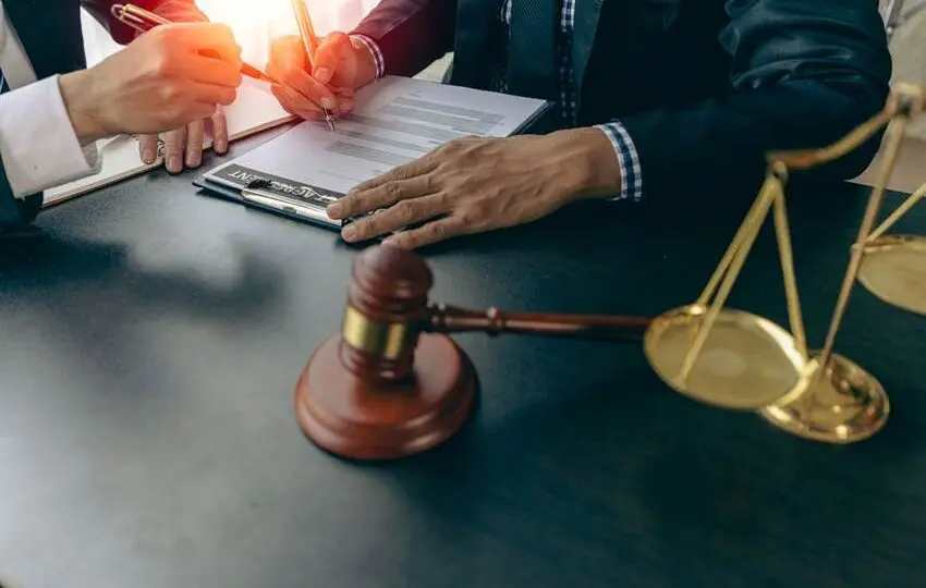 A desconsideração da personalidade jurídica é um instrumento que garante que a empresa não seja usada como escudo para fraudes ou abusos, equilibrando proteção e responsabilidade.