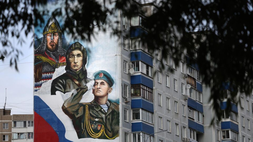 “Miau-miau”: droga sintética gera onda de vício na Rússia comparada à crise do fentanil nos EUA