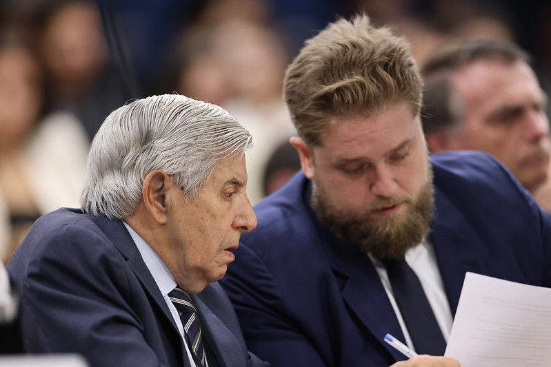 Moraes mira Heleno; Resumo de notícias sobre Bolsonaro e Lula