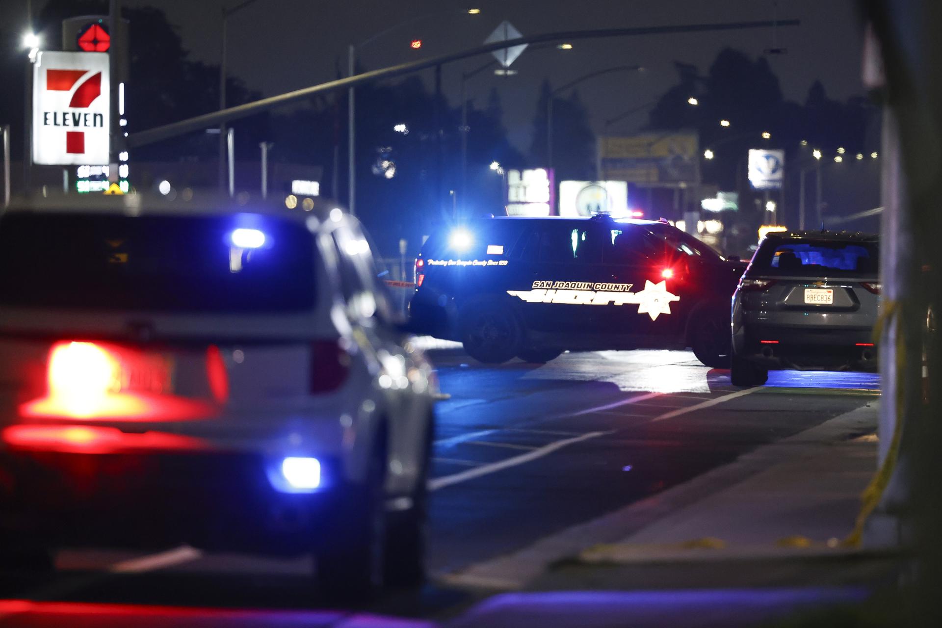Atirador mata quatro pessoas em festa infantil na Califórnia Atirador mata quatro pessoas em festa infantil na Califórnia