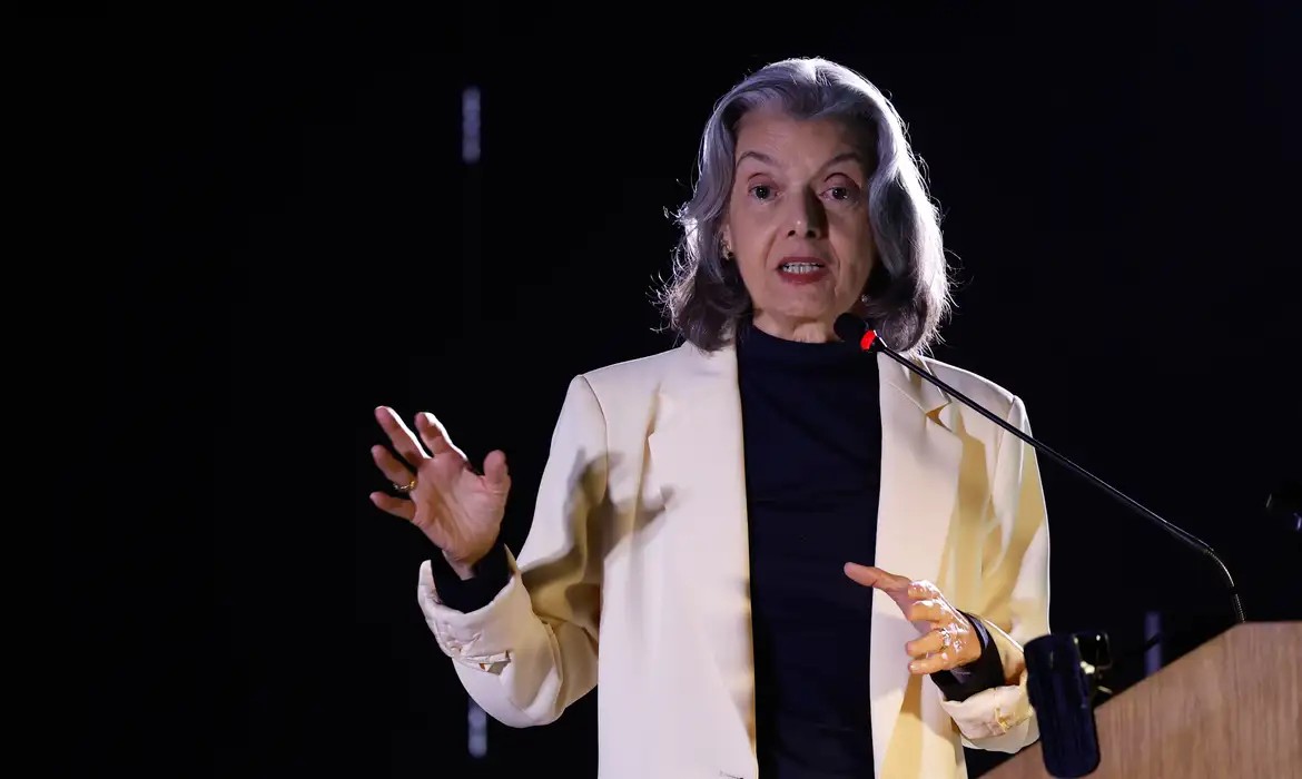 Cármen Lúcia discursa na Festa Literária da Casa de Rui Barbosa.