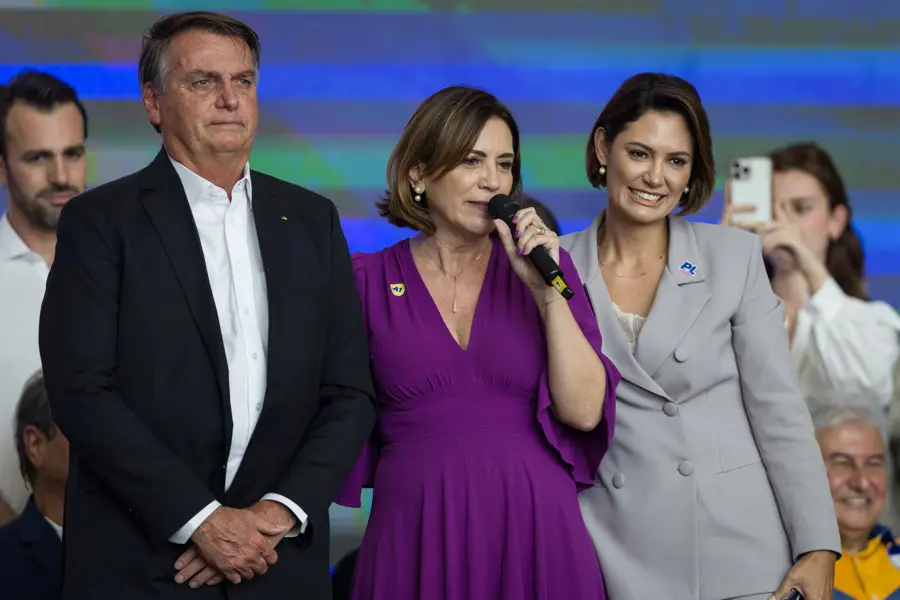Conjuntura: Jair e Michelle Bolsonaro na posse de Rosana Valle no PL Mulher de São Paulo. A deputada federal é cotada para disputar uma cadeira paulista no Senado.