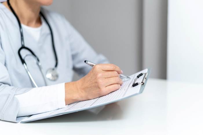 Documentação médica bem estruturada é mais do que organização é a principal aliada na proteção jurídica de profissionais e instituições de saúde.