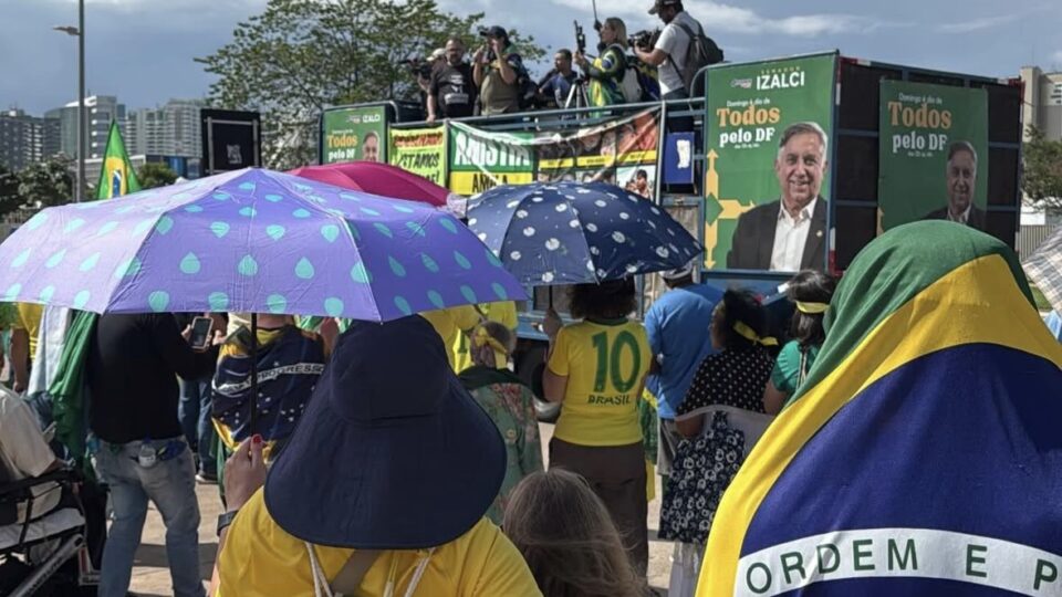 Manifestação em Brasília pede liberdade a Bolsonaro e aprovação da anistia