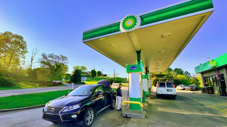 Agradeça aos combustíveis fósseis: eles ainda movem sua vida