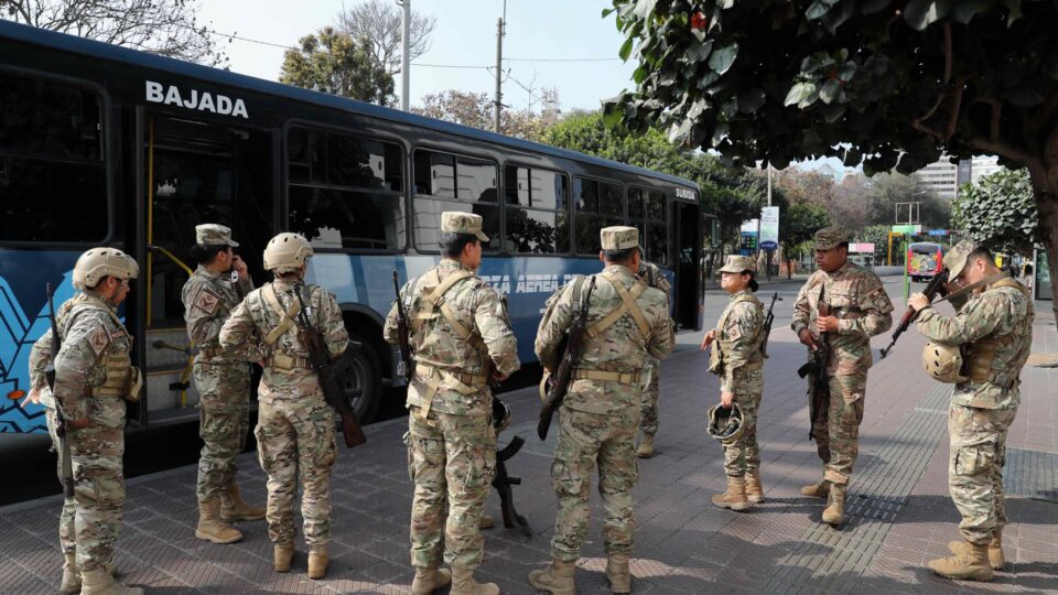 O que sabemos sobre o estado de emergência decretado na fronteira do Peru com Chile