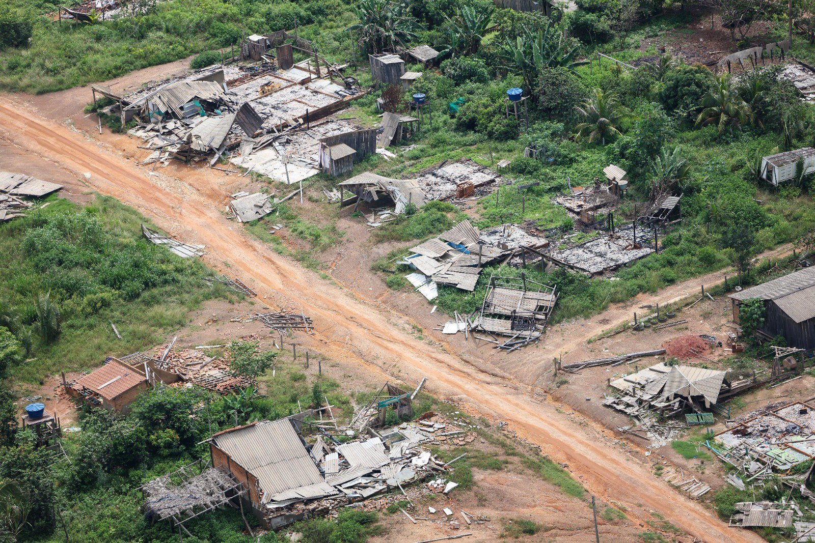 Durante operação de desintusão da Terra Indígena Apyterewa, casas de produtores rurais foram destruídas