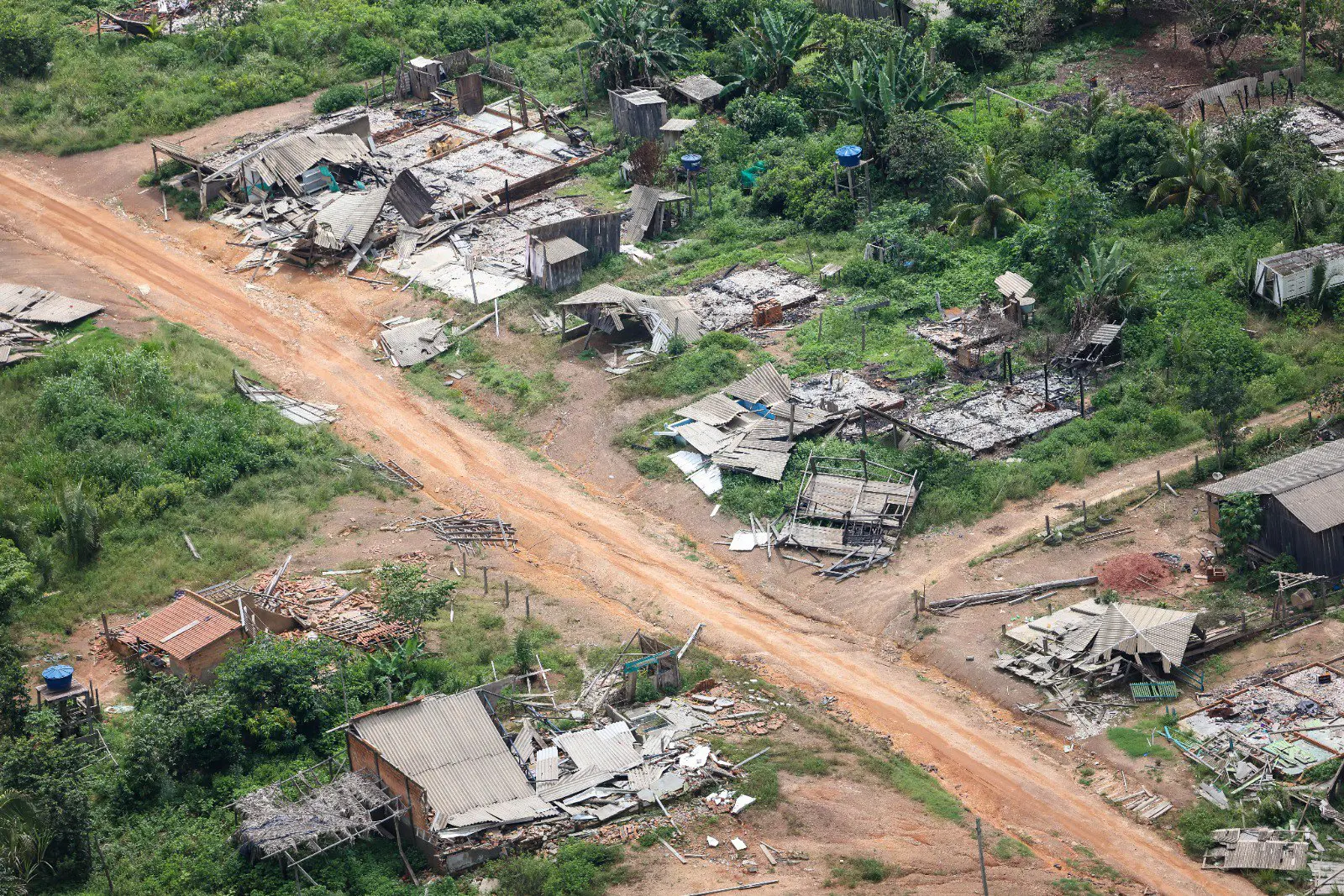 Durante operação de desintusão da Terra Indígena Apyterewa, casas de produtores foram destruídas.