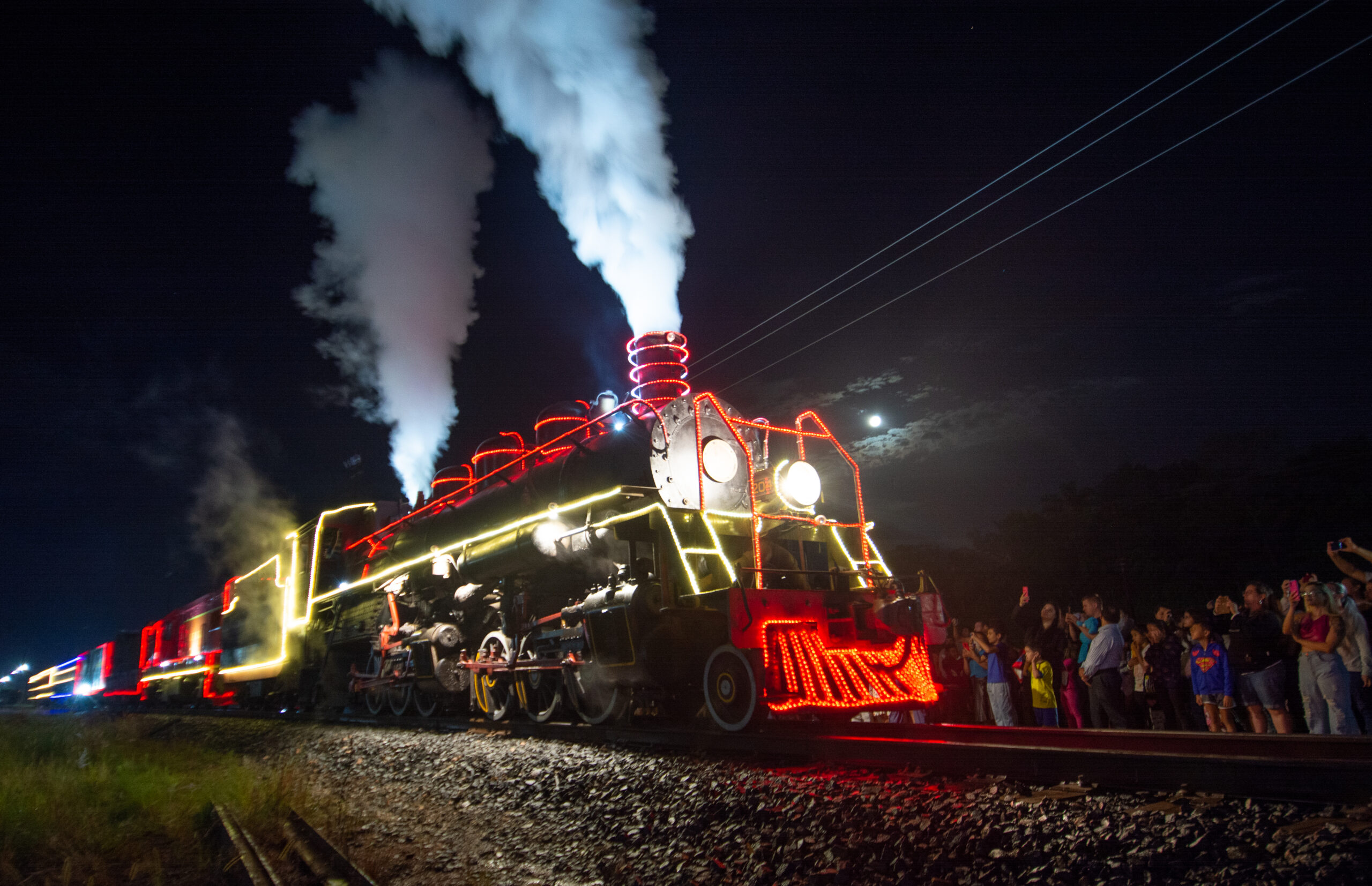 A locomotiva Mallet 204 volta a percorrer cidades entre os estados do PR e SC.