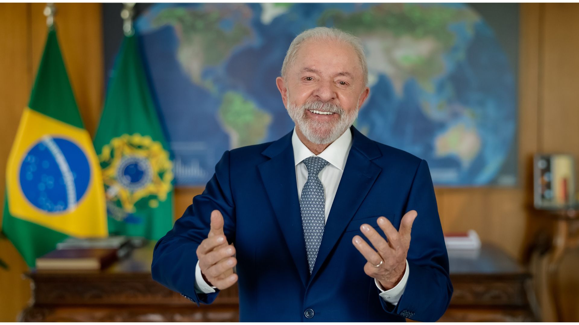 Lula: &#8220;Por isso, depois de muito refletir ca Chassa, resolvi conceder a Jair Messias Bolsonaro o perdão presidencial pleno”.