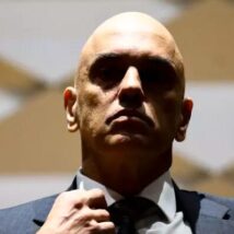 Alexandre de Moraes: a maioria dos inquéritos envolvendo exilados da direita foi conduzida pelo ministro do STF Imagem referente a matéria