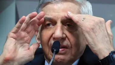 Moraes cita contradições e manda PF fazer perícia médica em Heleno