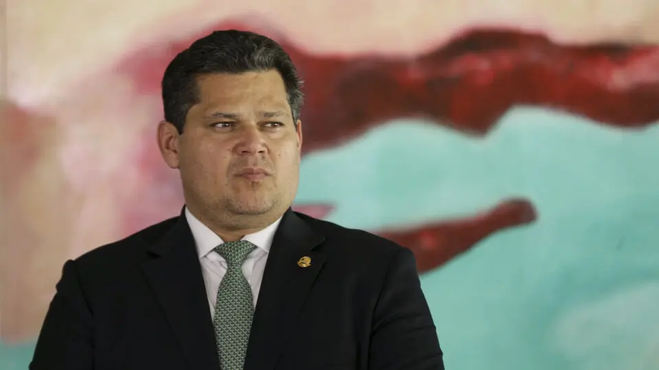 Alcolumbre cancela sabatina de Messias por "grave omissão" do Executivo