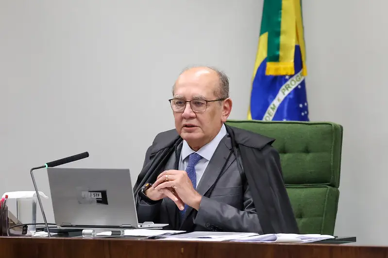Decisão de Gilmar Mendes retira do cidadão direito de pedir impeachment de membros do Judiciário e do PGR.