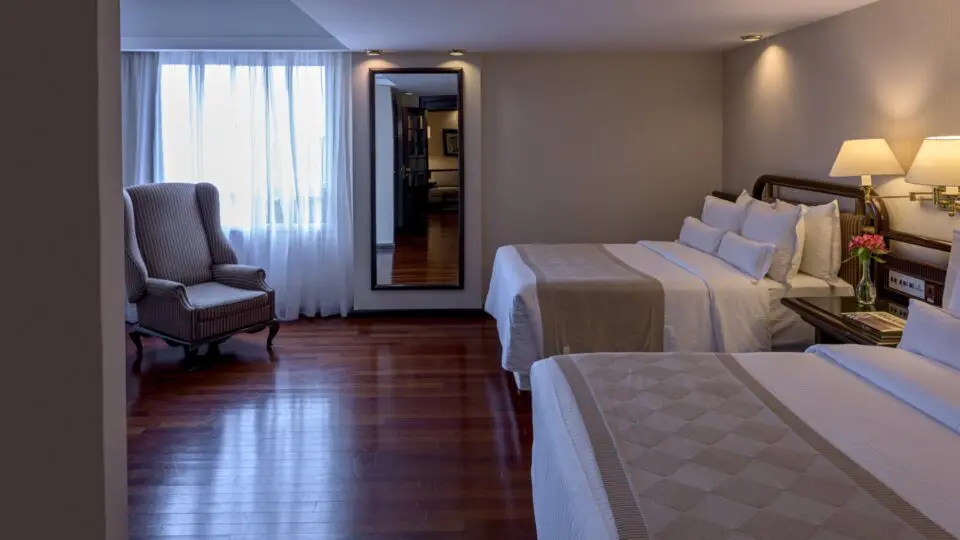 Opção de suíte do hotel da Bourbon na capital paranaense