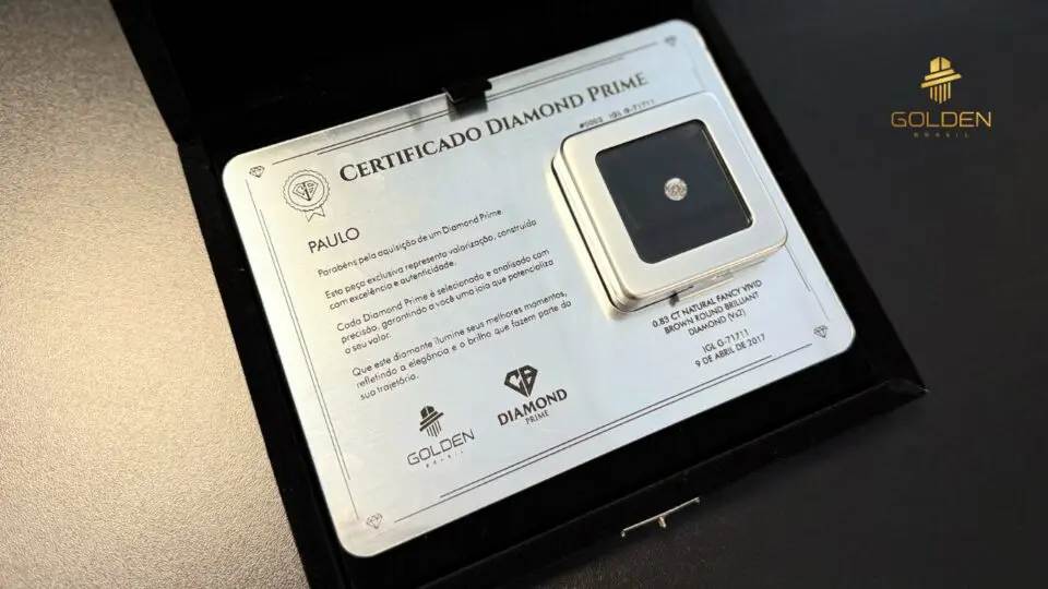 A transparência e a segurança que o seu investimento merece! O Certificado Internacional IGL é o documento oficial que acompanha cada diamante Diamond Prime, atestando suas características de corte, cor, pureza e quilate. É a sua garantia de lastro real e autenticidade