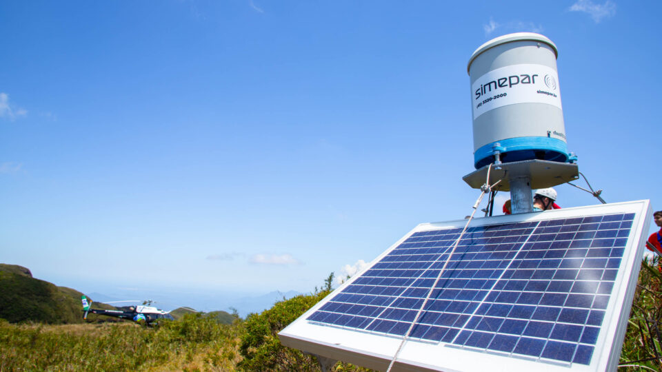 Estação meteorológica no Pico Marumbi reforça segurança de trilhas e operações de resgate