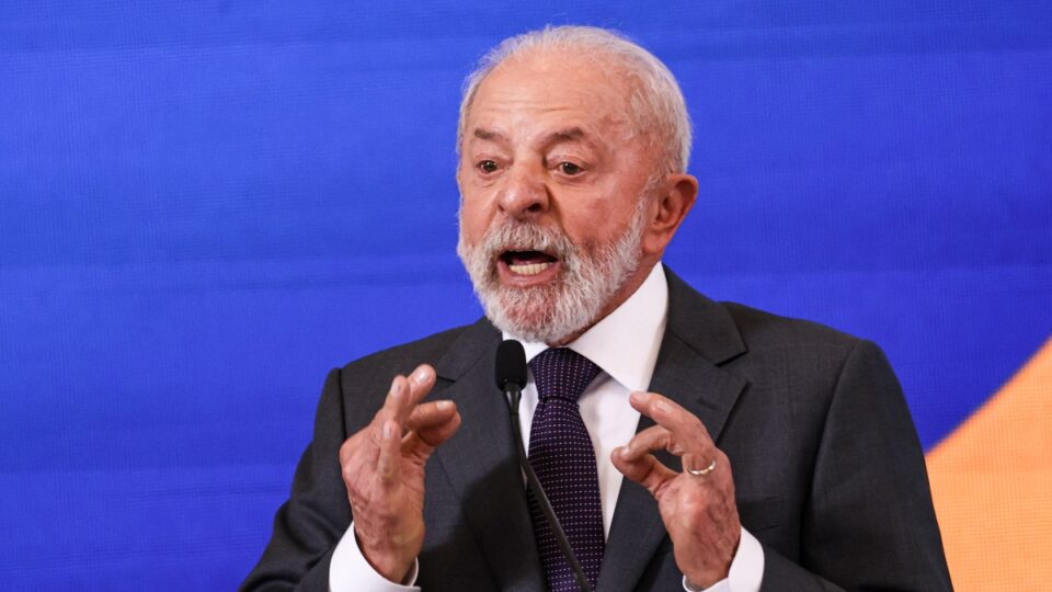 Lula critica Congresso por emendas e diz que eleitores precisam mudar seus votos