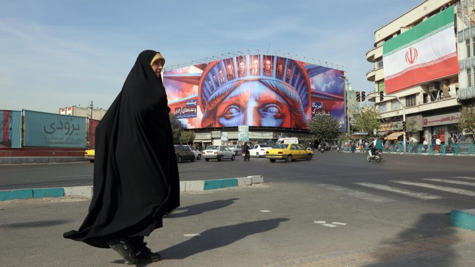 Líder do Irã critica desigualdade salarial entre homens e mulheres no Ocidente e é ridicularizado no X