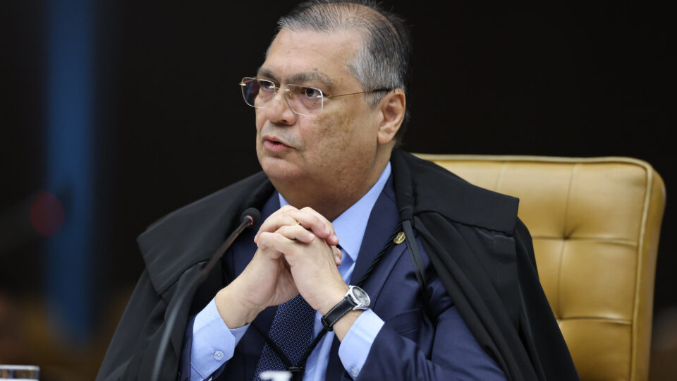 Dino diz que acordo da AGU de Messias com Eletrobras é “constrangedor”