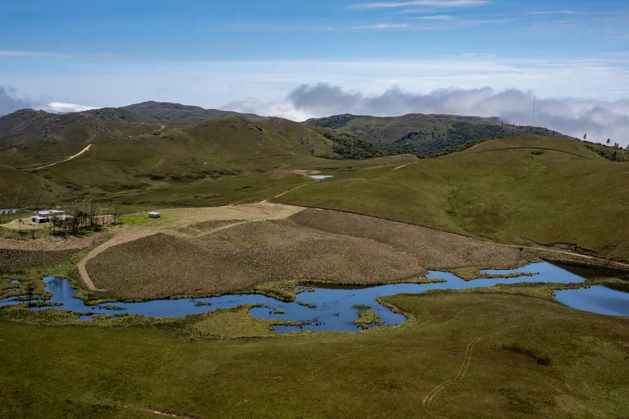 Vista aérea da Serra do Araçatuba e Campos do Quiriri.