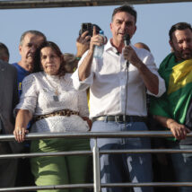 Bolsonaro escolhe Flávio como candidato para 2026, diz portal; dólar sobe Imagem referente a matéria