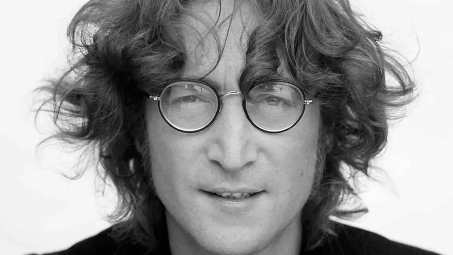 Horas antes de ser morto, em 8 de dezembro de 1980, John Lennon deu uma entrevista à revista Rolling Stone em que se mostrou mais caseiro, responsável e dedicado à família